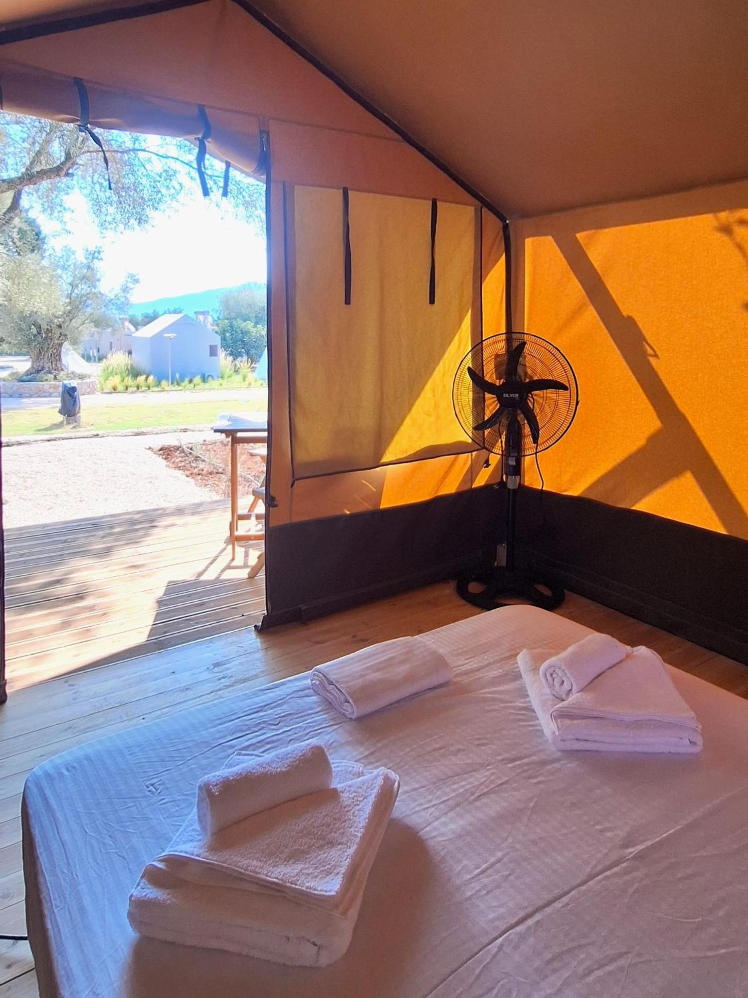Nirikos Camping Spasmeni Vrisi Szoba fotó