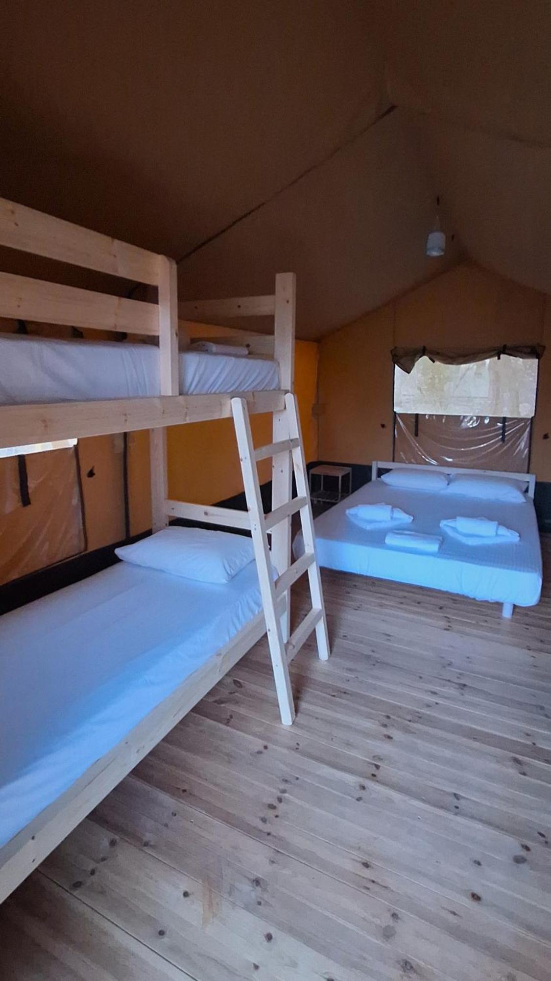 Nirikos Camping Spasmeni Vrisi Szoba fotó