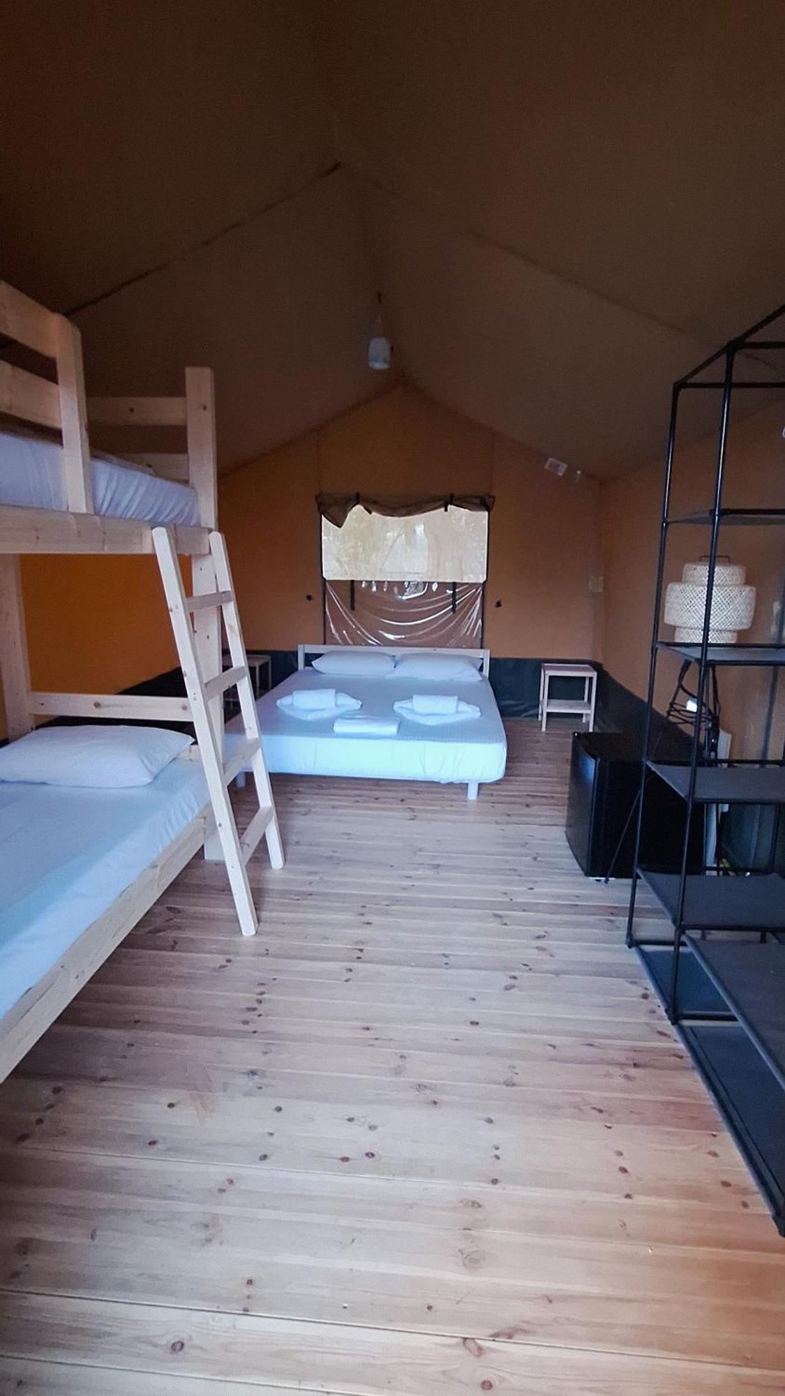 Nirikos Camping Spasmeni Vrisi Szoba fotó