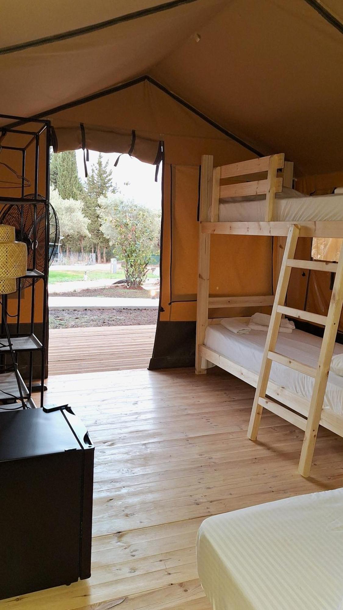 Nirikos Camping Spasmeni Vrisi Szoba fotó