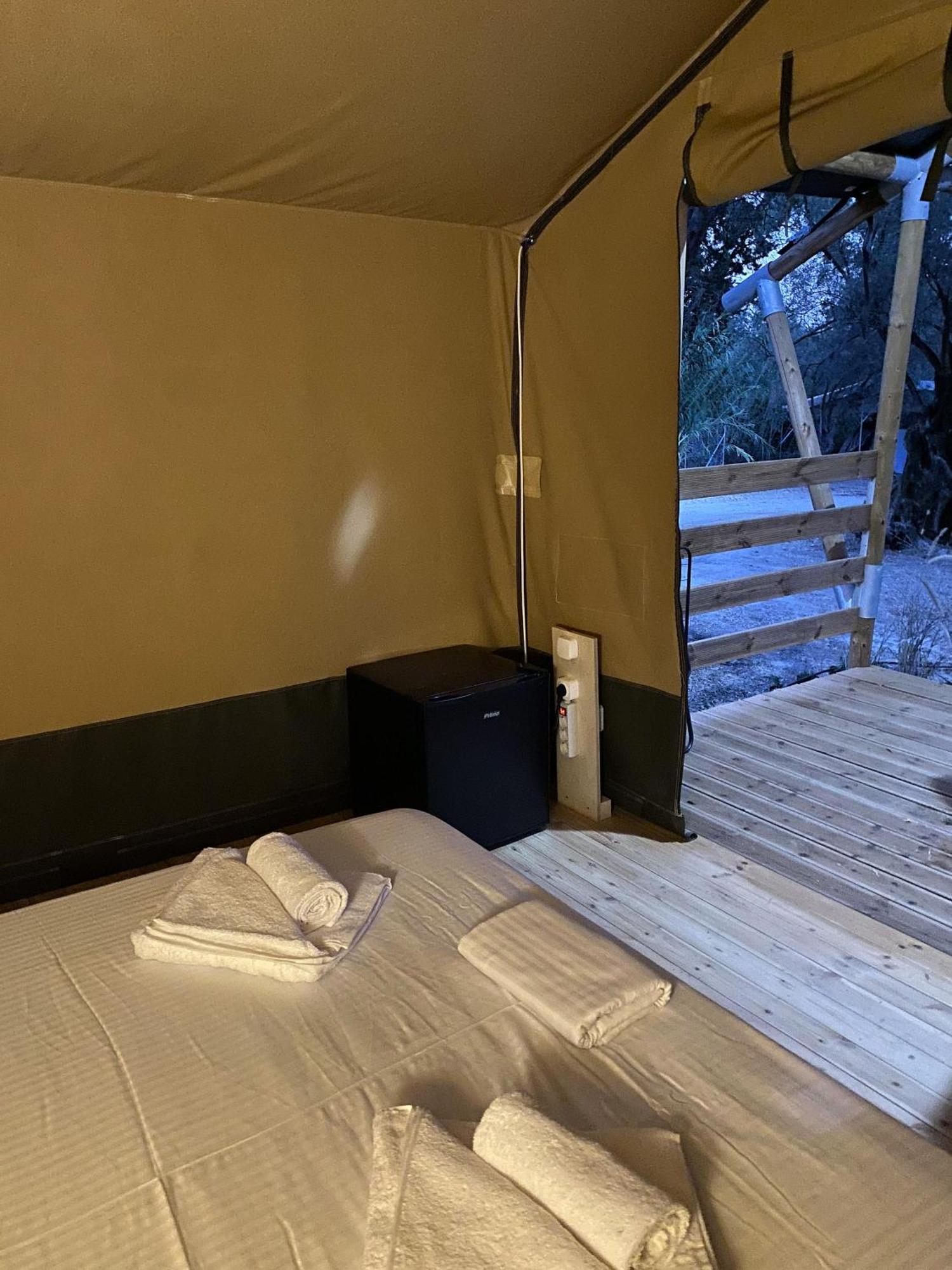 Nirikos Camping Spasmeni Vrisi Szoba fotó