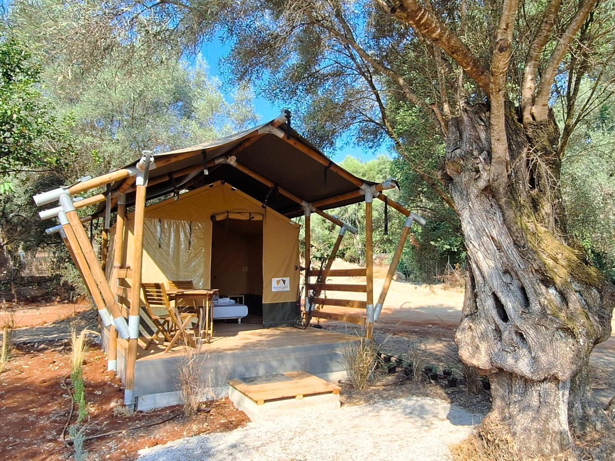 Nirikos Camping Spasmeni Vrisi Szoba fotó