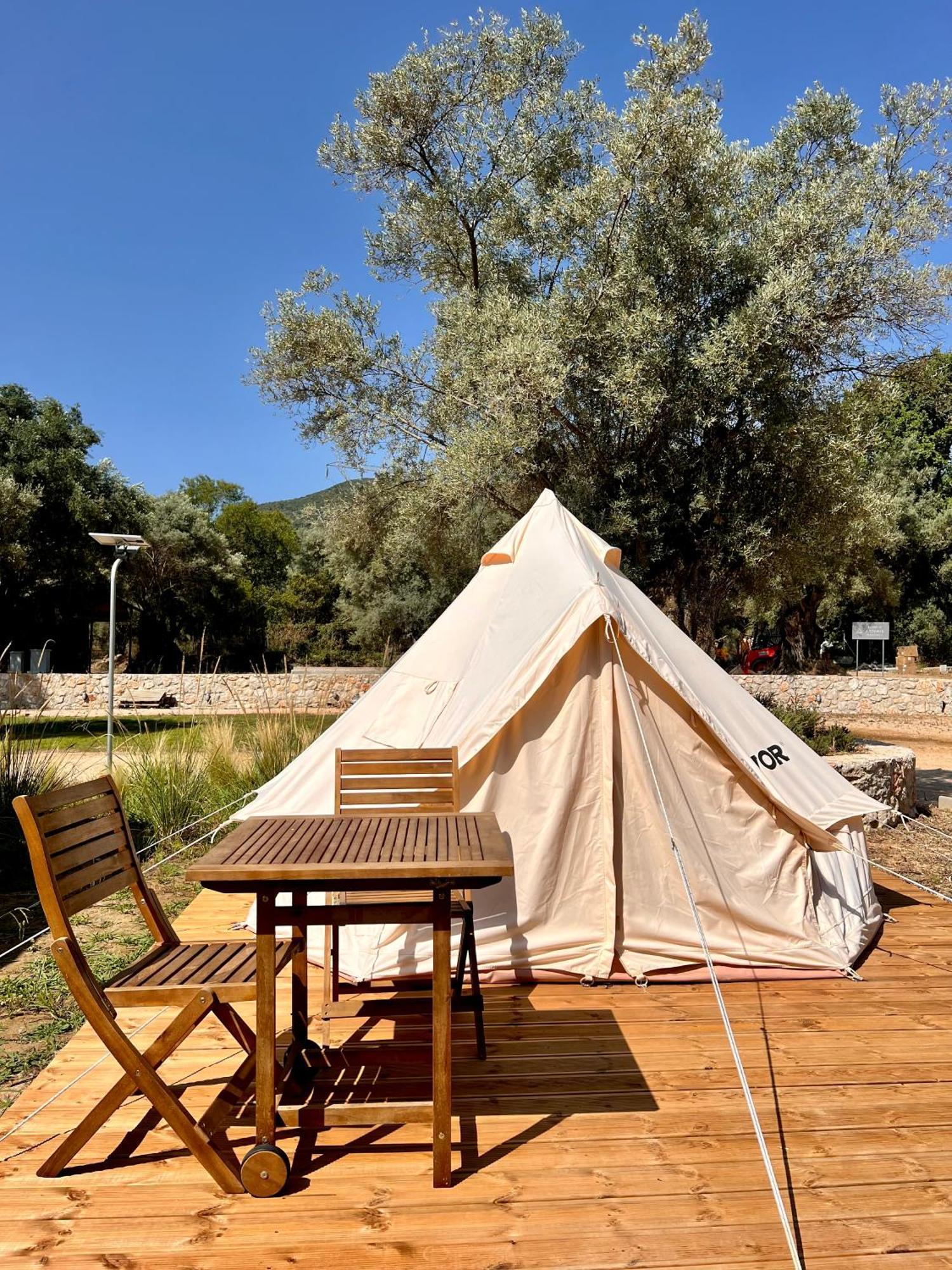 Nirikos Camping Spasmeni Vrisi Szoba fotó